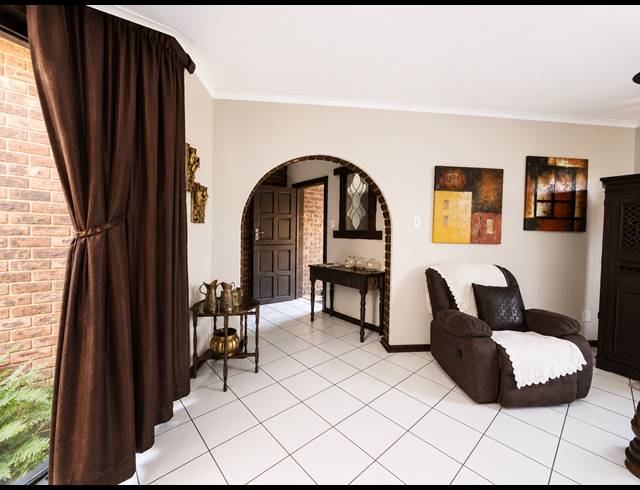 3 BEDROOM HOUSE FOR SALE IN FALCON RIDGE